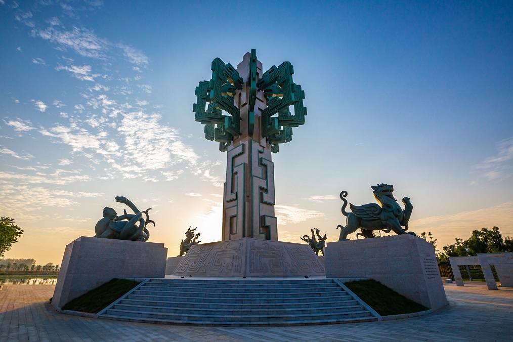 汝南(nán)大(dà)型城(chéng)市(shì)景觀雕塑組群（共40組）